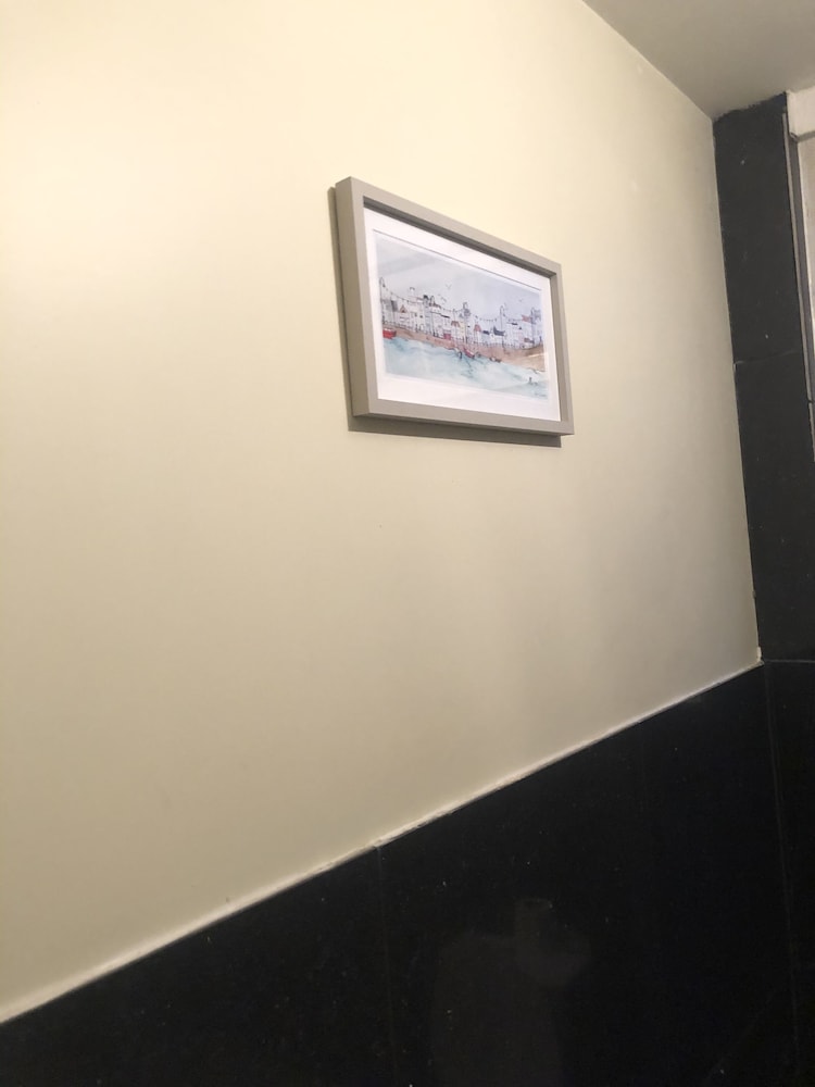 Salford Vacations - The Salford Arms Hotel - Adults Only - Property Image 8