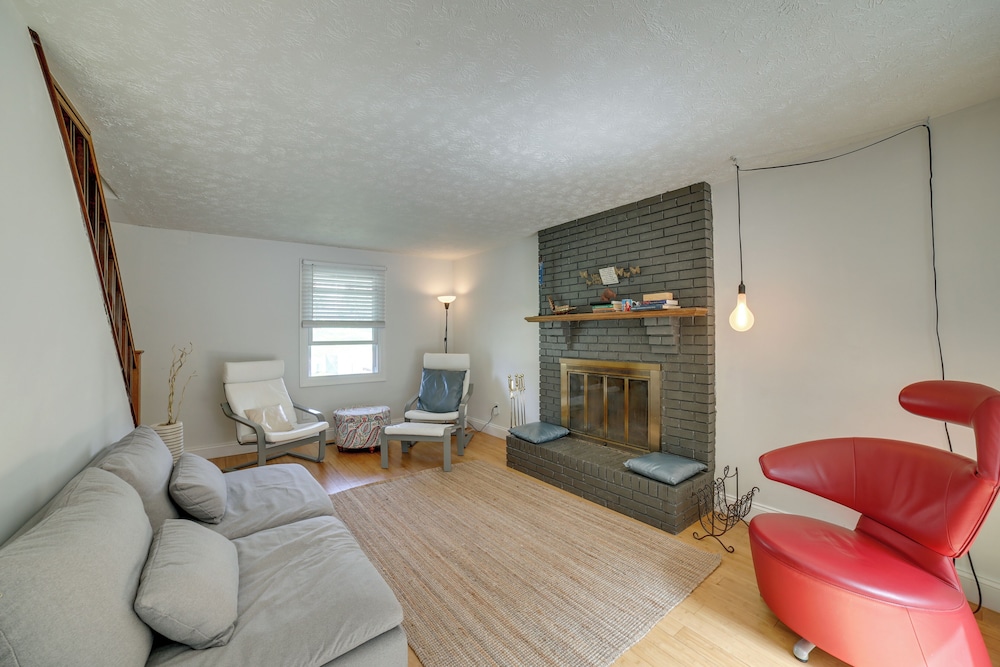 Charming Vacation Rental: 15 Mi to Pittsburgh - Property Image 37