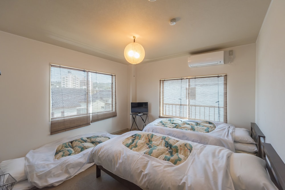 Kanazawa Higashiyama Cabin Hakobune
