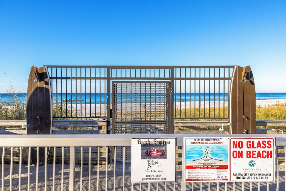 2BR Condo in Edgewater Resort With Golf, Tennis, Pools & Free Tram Service!