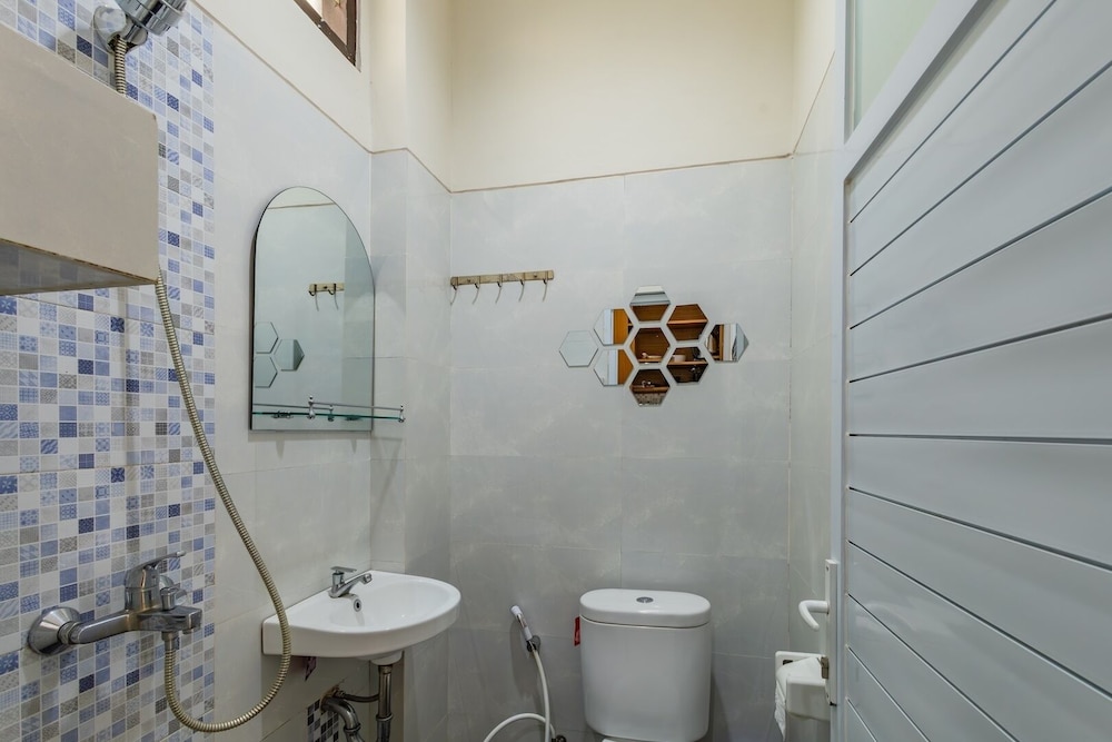 Kubu Deandari Guest House