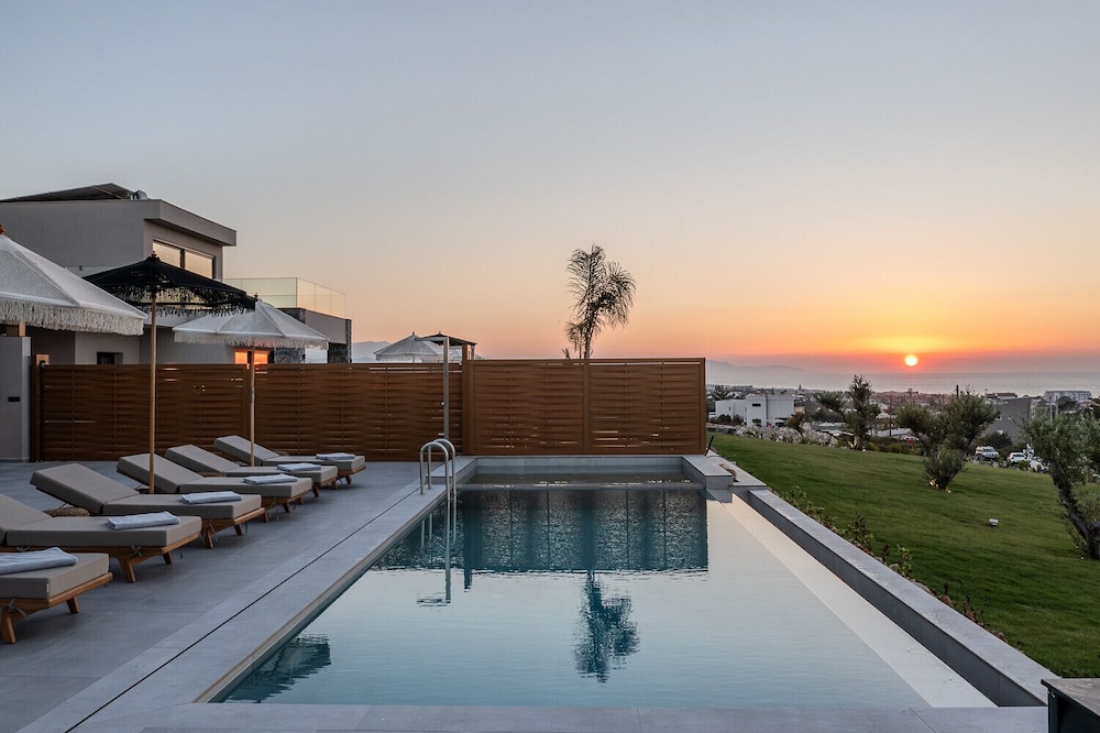 Nysa Luxury villa 1