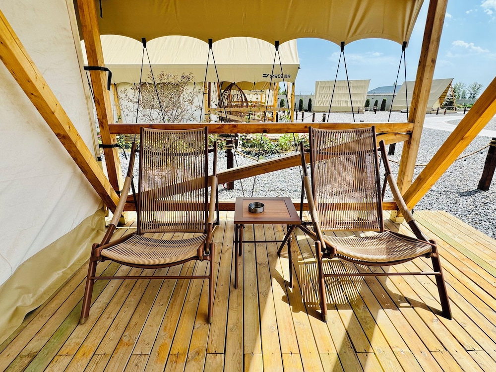 QING Luxury Campground Hotel