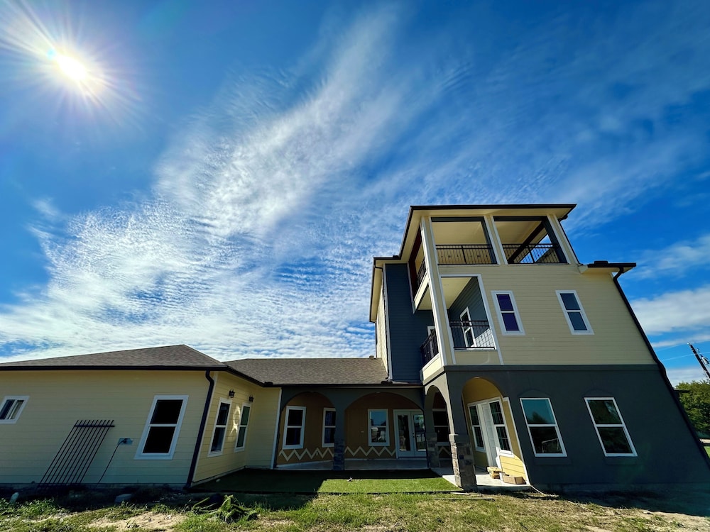Luxury 3Story Private Pool 8BR Retreat