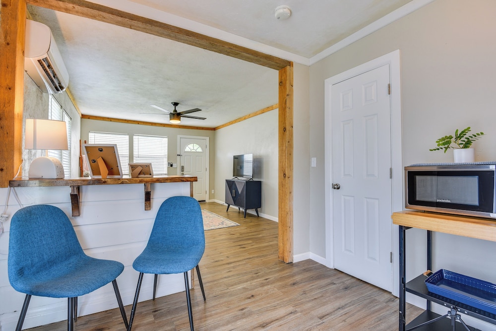 5 Mi to Dtwn Tulsa: Pet-friendly Home!