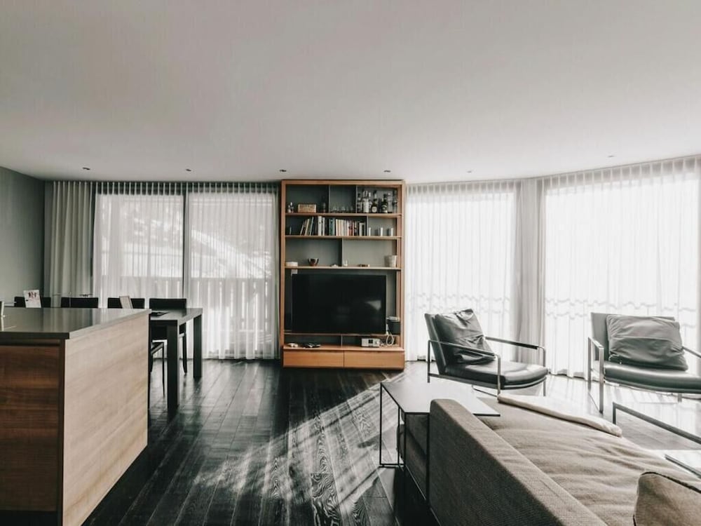 Charming 4-bedroom Apartment in the Heart of Zermatt