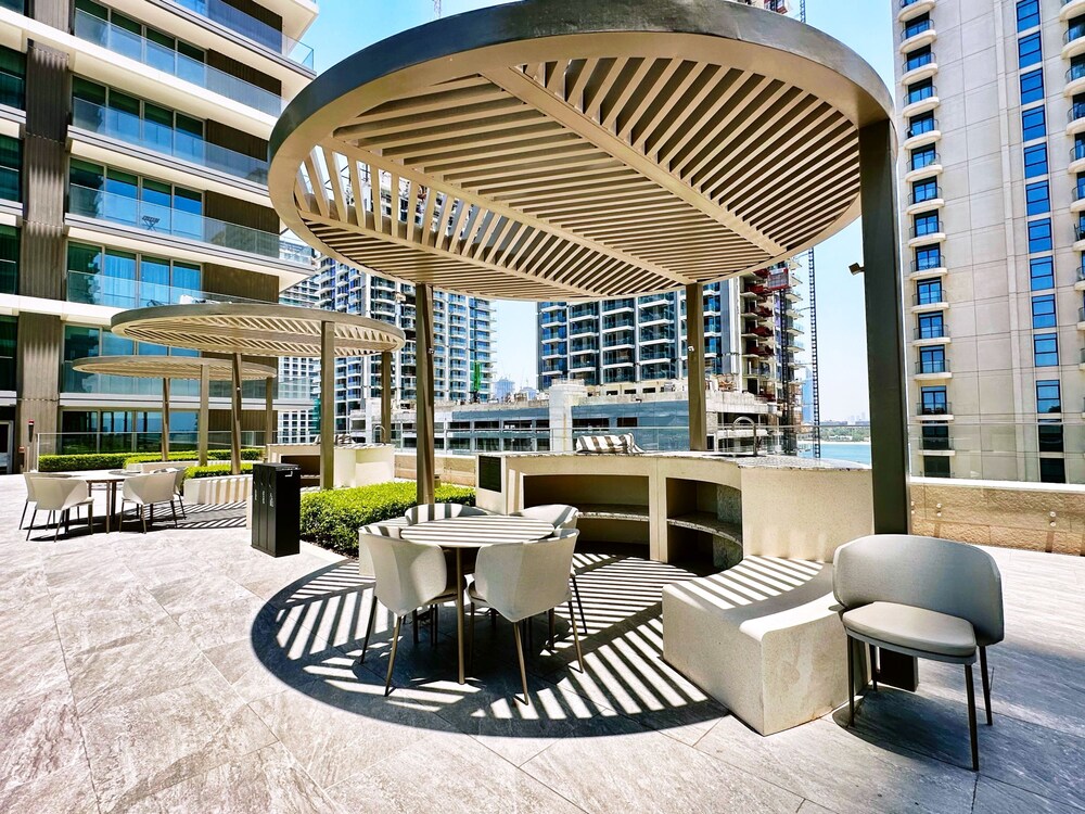 Premium 2BR Emaar Beachfront w Beach Access