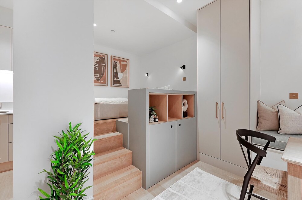 Stylish Earl's Court Studio Plus Patio