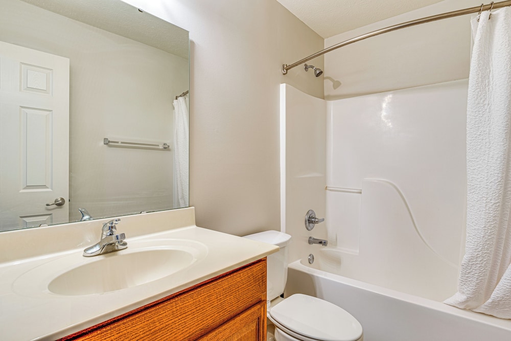 Close to Main Street: Townhome in Zionsville