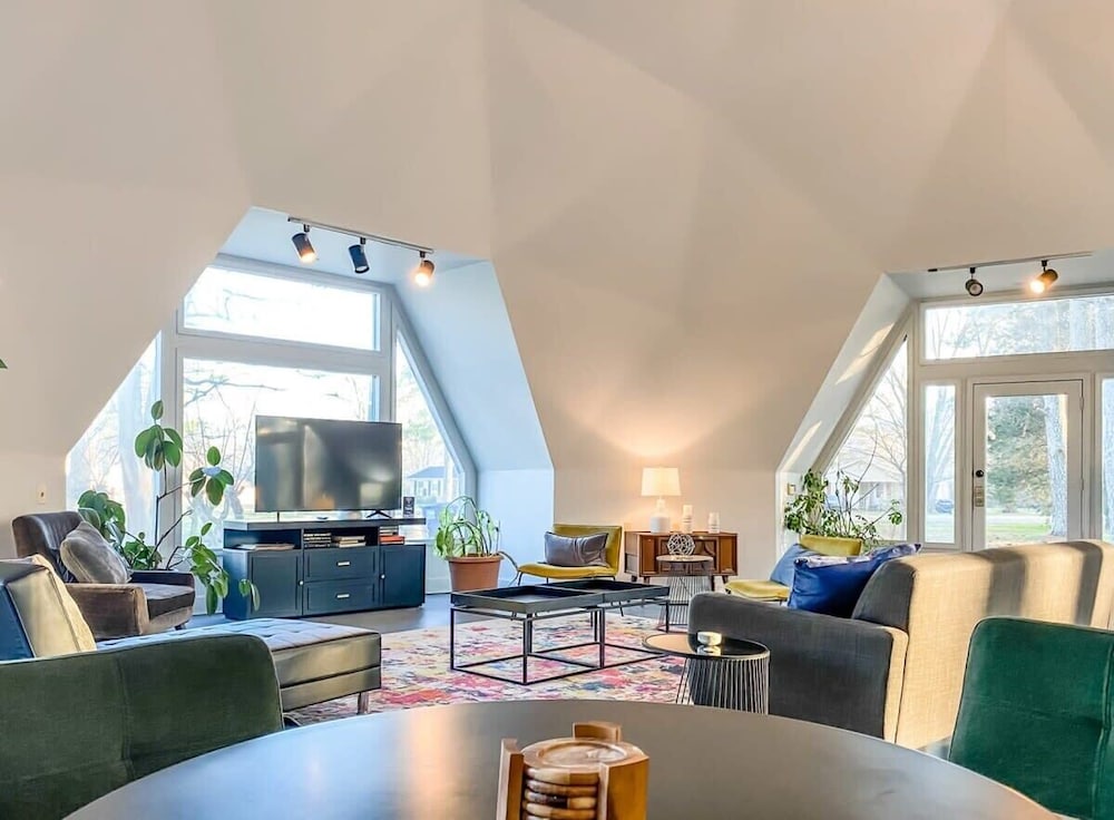 Bell Circle Eccentric Geodesic Dome-home