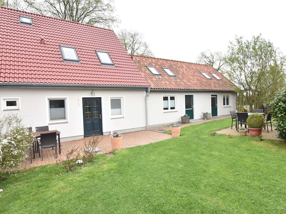 Schone Ferienwohnung in Stellshagen mit Garten