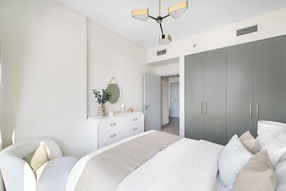 1BR 3802 Forte Tower 2