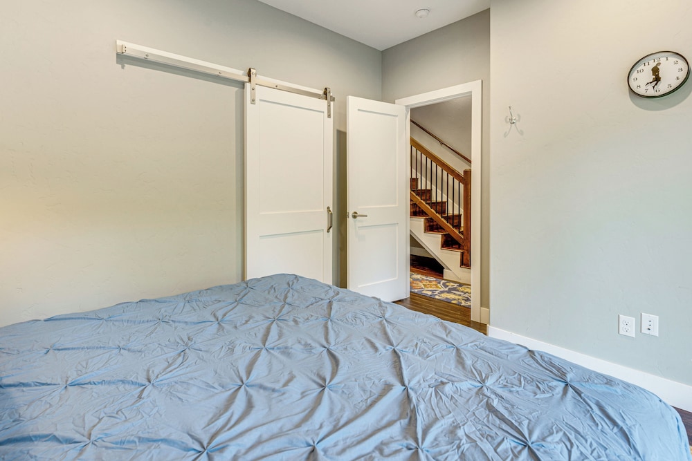 Ski-in/ski-out Gemini Lift Access! Home w/ Hot Tub