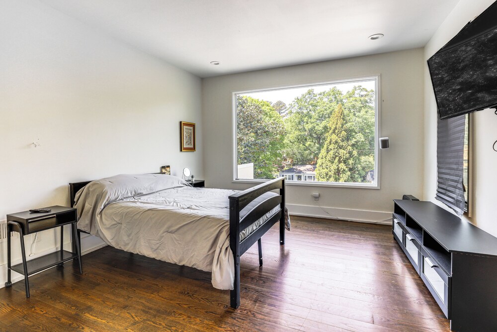 Luxe Buckhead Retreat 6 Mi to Dtwn Atlanta