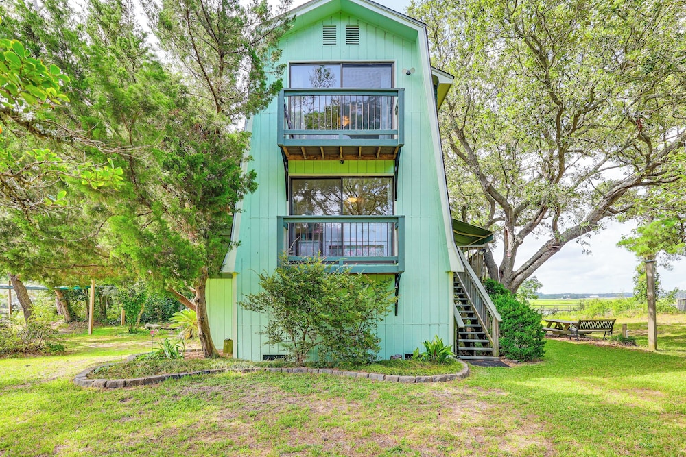 Amazing Views! One More Day Escape on Oak Island