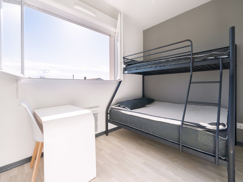Spacious Stay by Serignan Sea