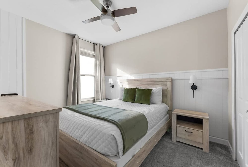 Exclusive Luxe Single Family 6 BR Sl2765