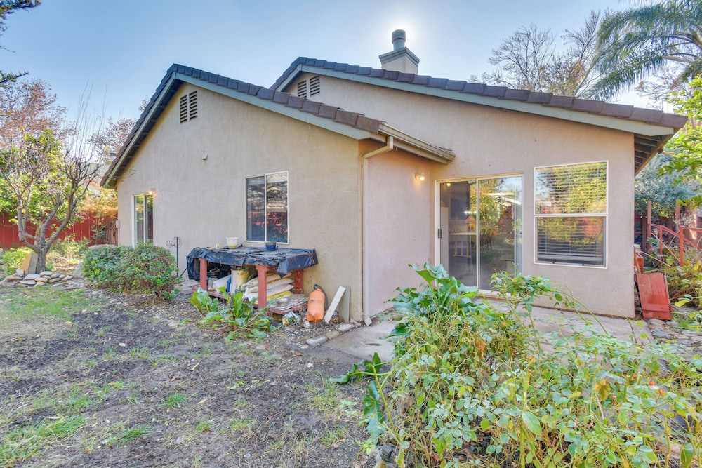 4 Mi to San Joaquin River: Peaceful Patterson Home