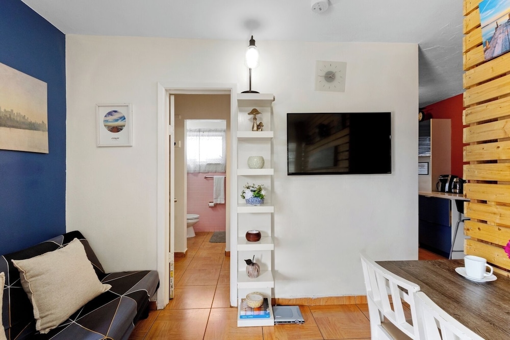 1BR Studio w/ Parking, Pet Friendly & BBQ Area