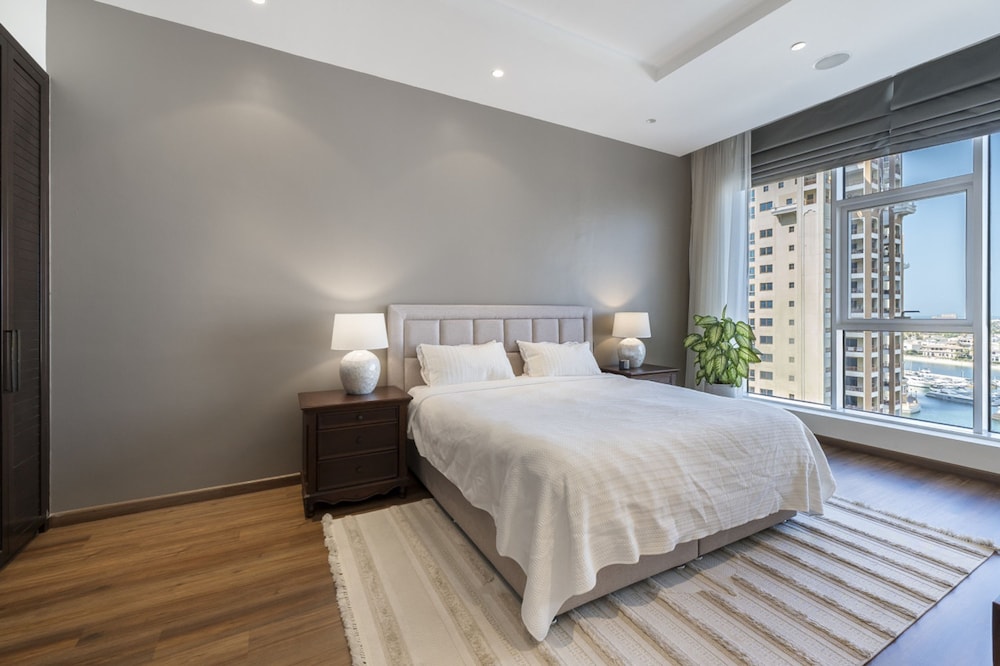 Emerald at Tiara Beach Residences With Atlantis Views