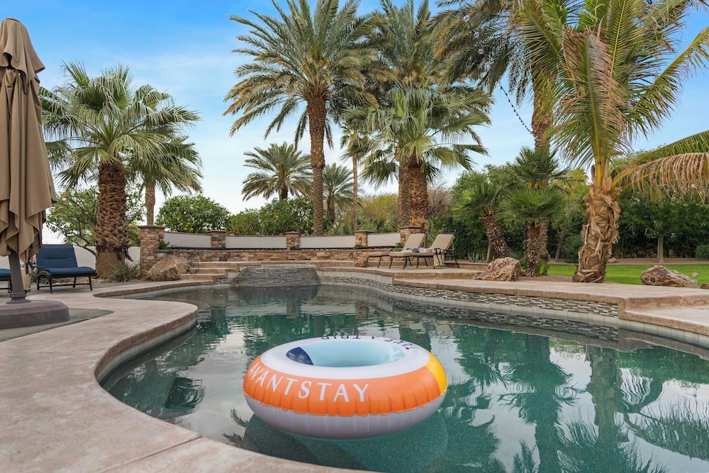 41 Palms Estate by Avantstay Indoor Pickleball, Pool, Hot Tub, Outdoor Kitchen