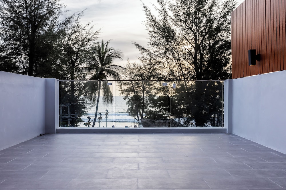 P Villas Beachfront Patong