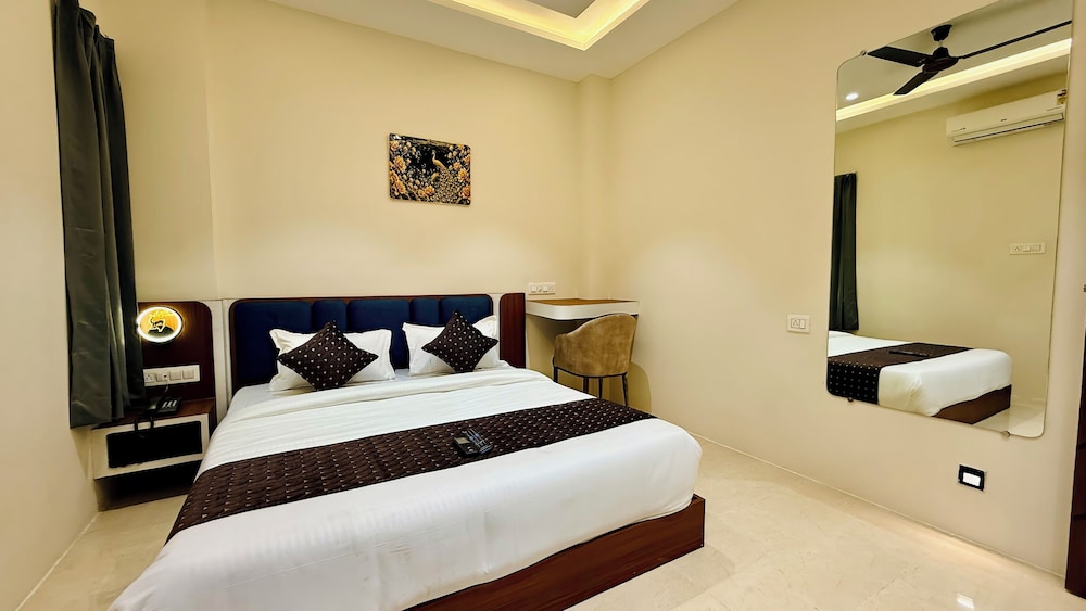 Hotel Mantri Ji