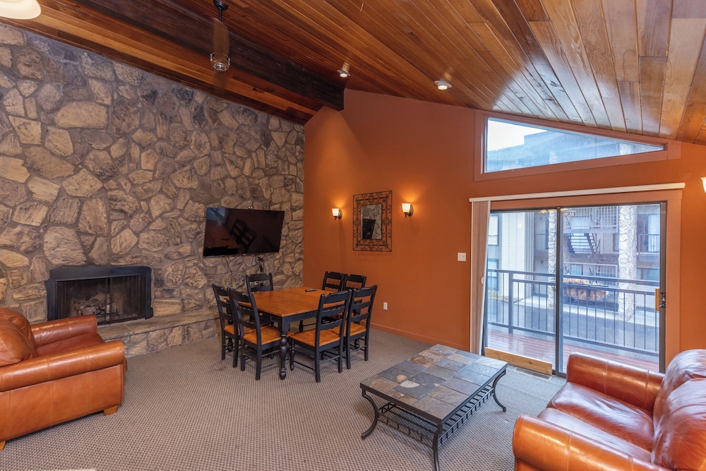 Lake Cliffe #307, Building A