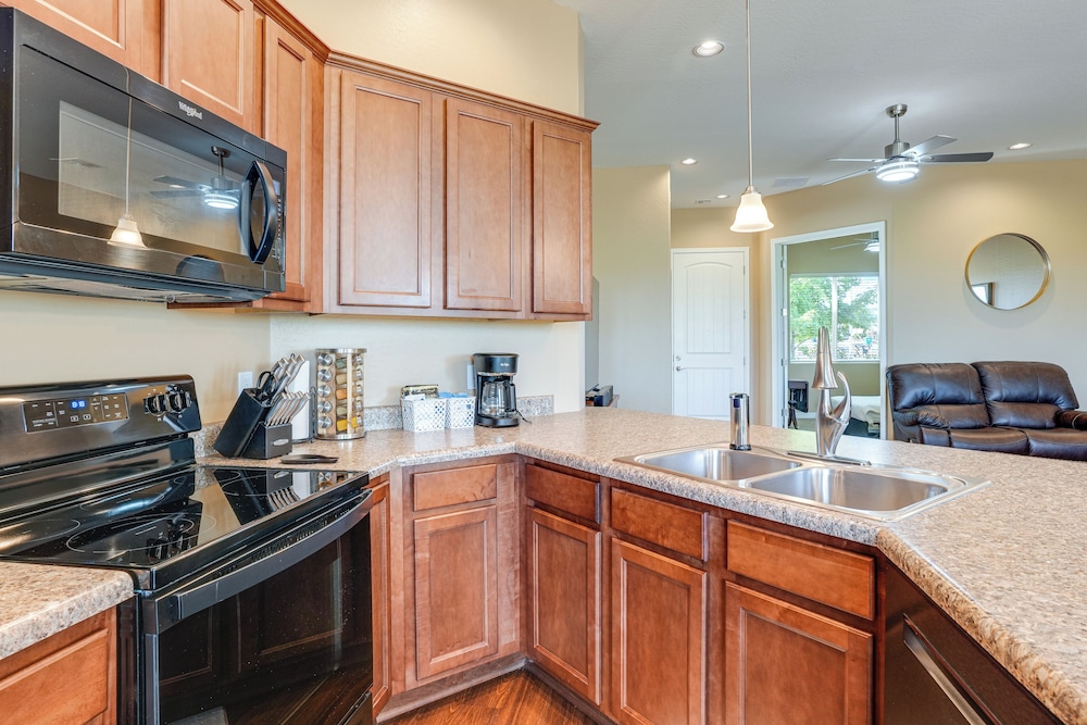 7 Mi to Watson Lake: Prescott Valley Home w/ Patio
