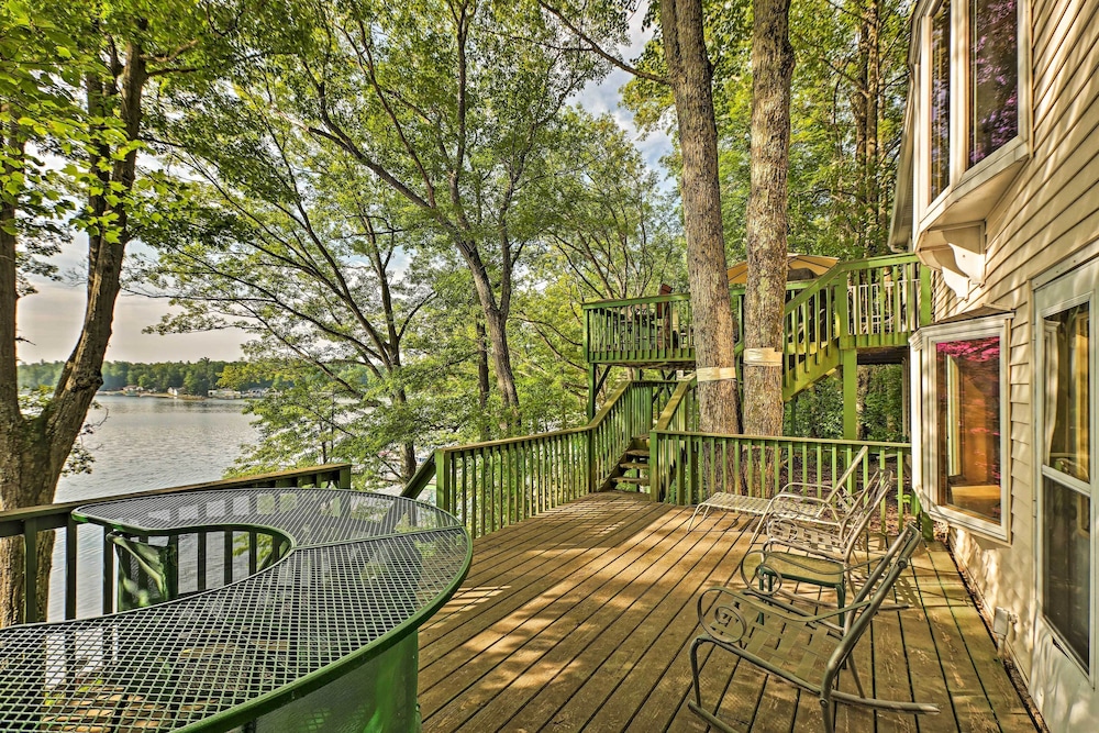 Le Roy Lakefront Retreat w/ Dock Kayaks! - Property Image 6