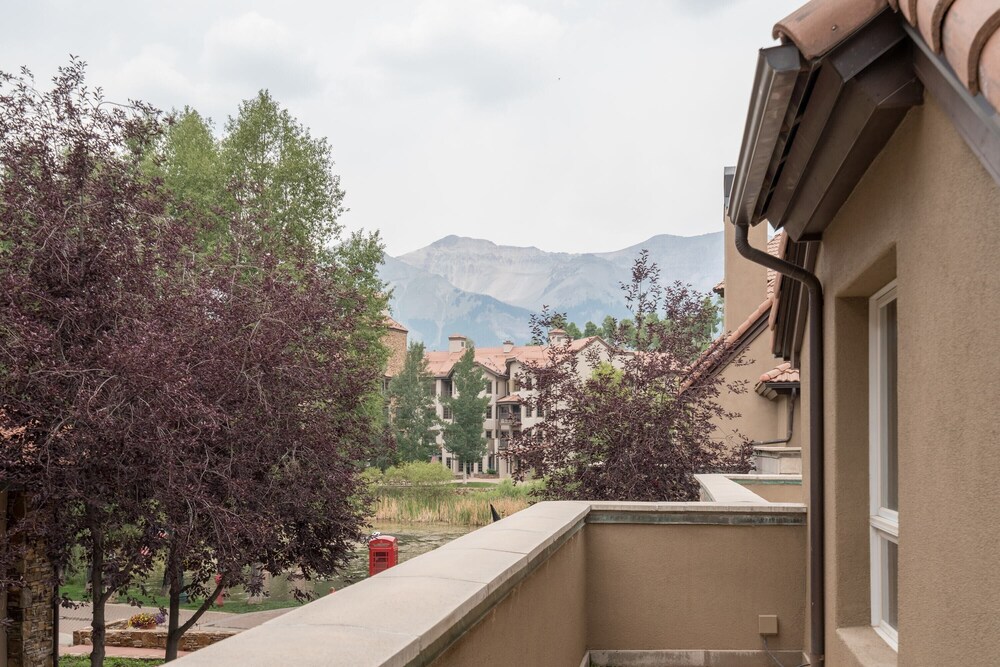 Le Chamonix D by Avantstay Located In Mountain Village, Close to Golf Course & Skiing view 3