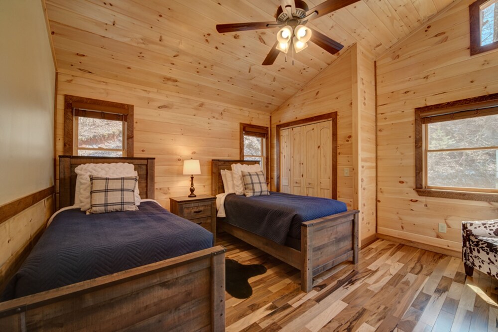 Aska Easy Day by Escape to Blue Ridge view 3