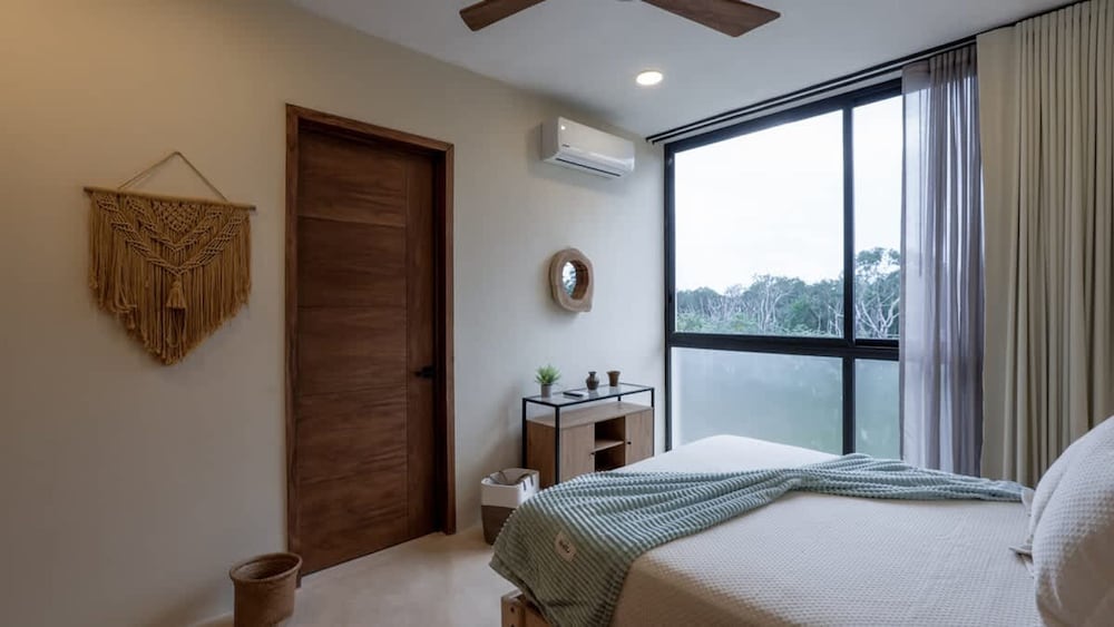 Luxury Penthouse w Private Pool Stunning Views