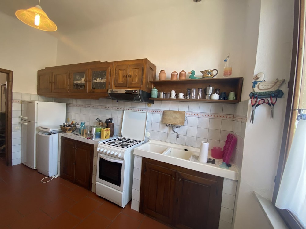 4 bed Places in the new Town Area - Ref Manto-rif Manto