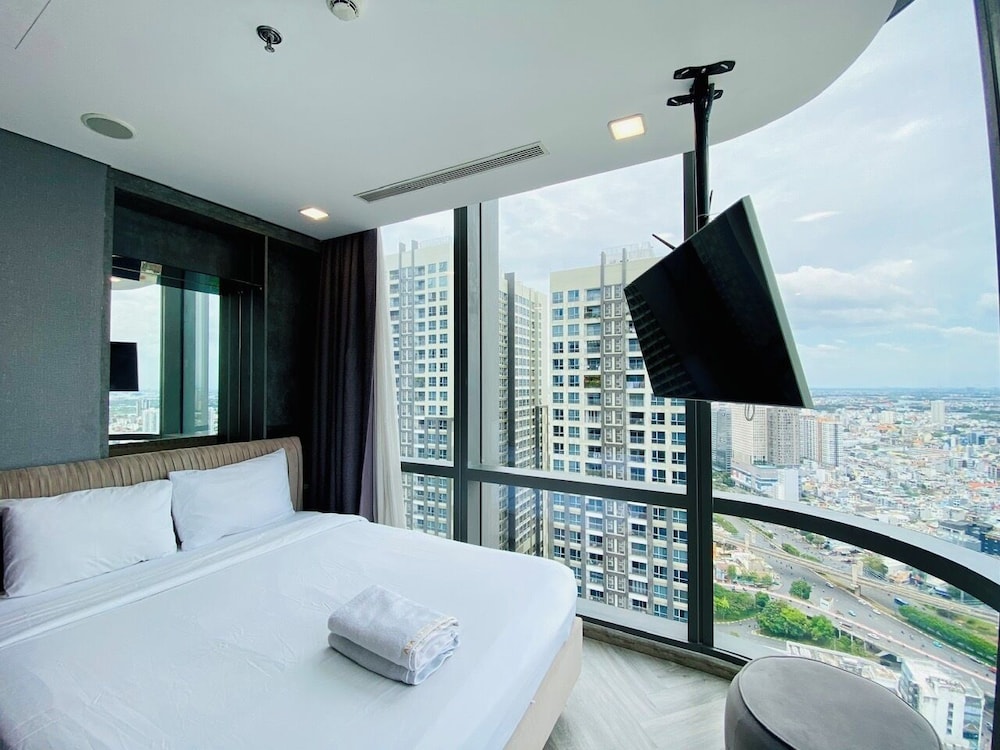 Serenity Serviced Apartments-Landmark 81