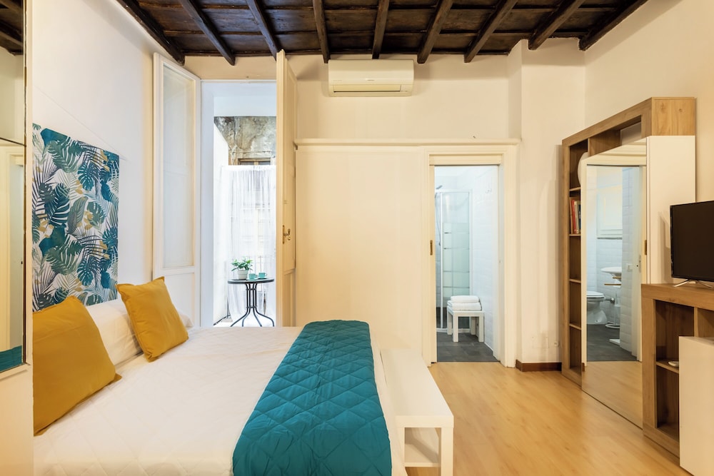 Pantheon Apartments