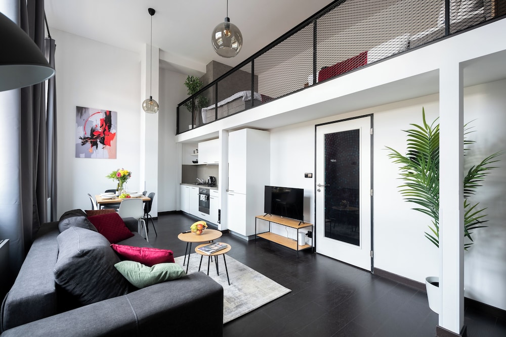 Stylish apartments near center