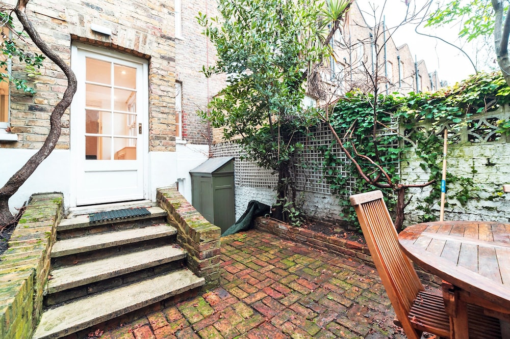 outdoor bbq area