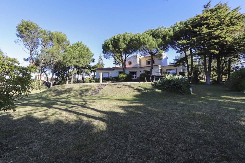 Sintra Classic Villa by Homing