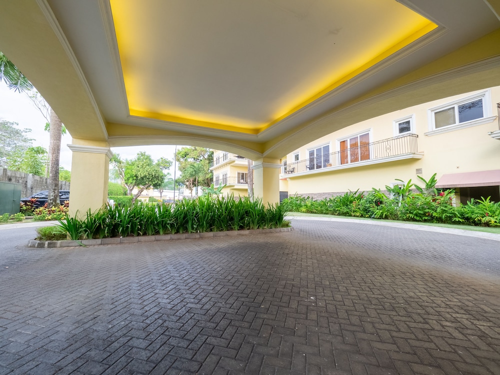 Acqua Residences