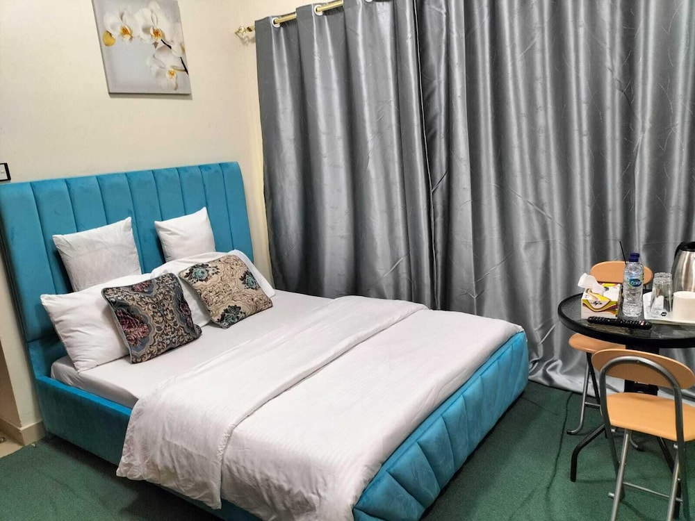 Benitah Capsule hostel and Family rooms