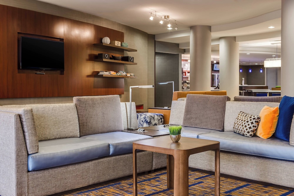 Hotel Courtyard Marriott Ankeny - Image 1