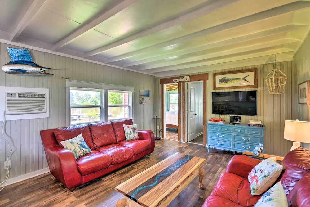 Furnished Deck & Dock: Renovated Sargent Cabin! view 3