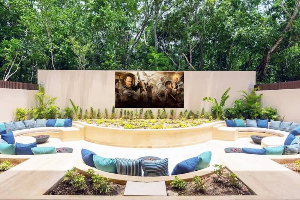 2 BR Amazing Pool Top Amenities Wifi 2FL Gym