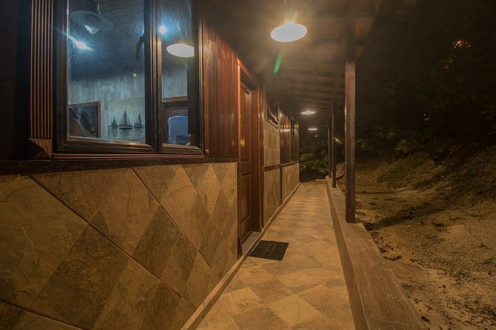 De Serenity - Exclusive Jungle Retreat