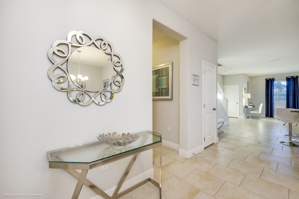 6 Bed 4 Ba Villa with Pool & Spa - Image 5