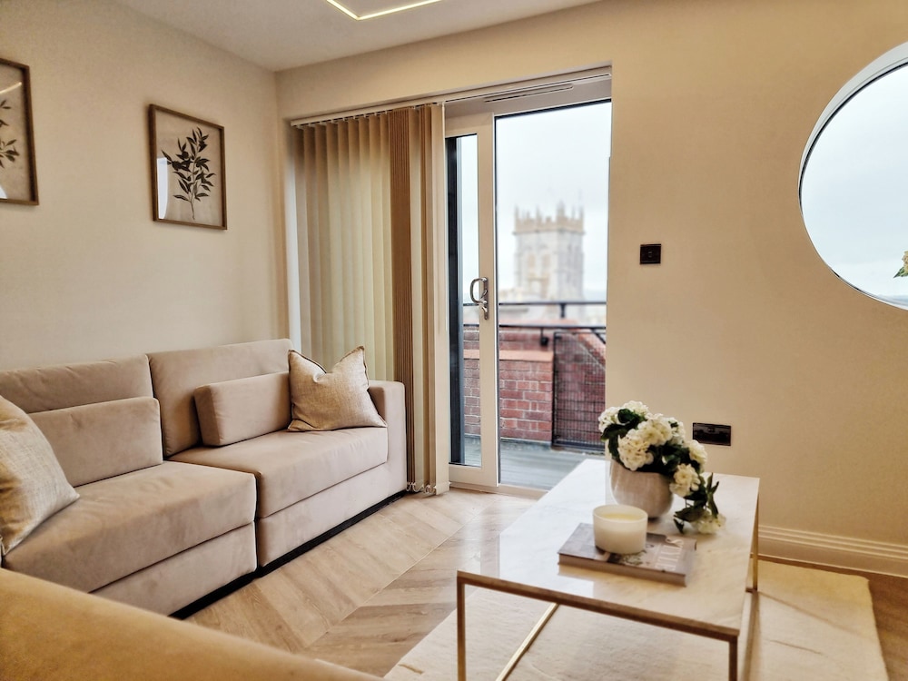 1 Bed Flat - Sleeps 2 - Parking - Wifi