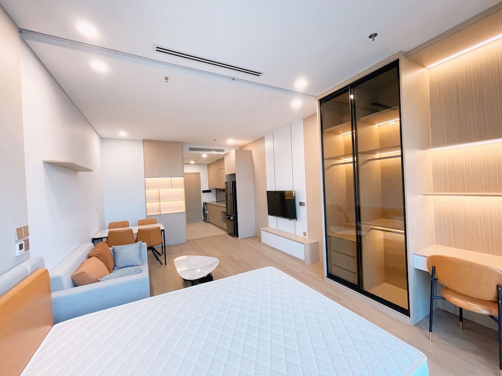 Feria Home - Vinhomes Metropolis Lieu Giai