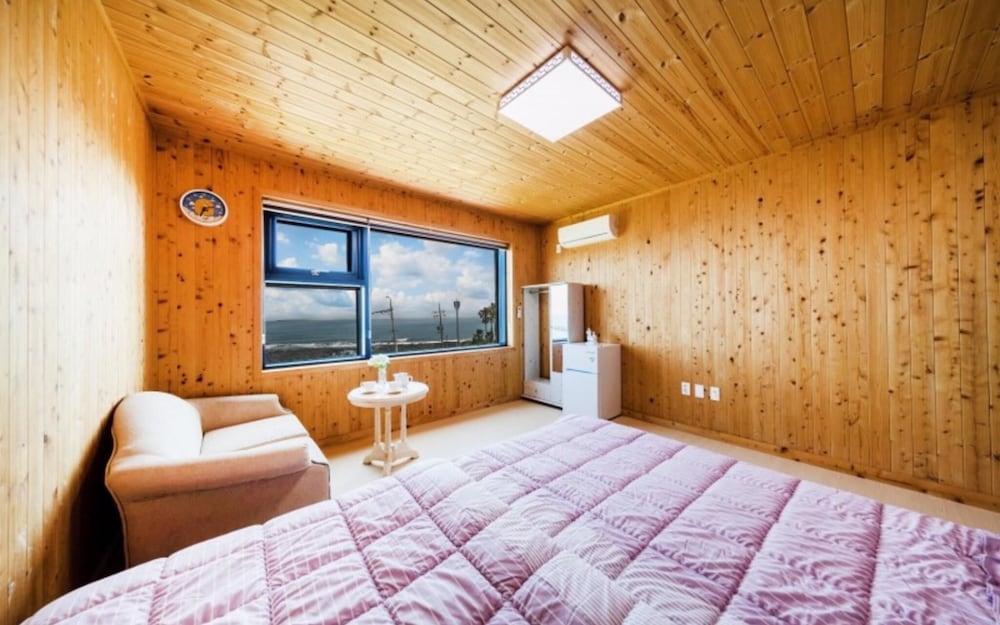 Seogwipo Gongcheonpo Villa Pension