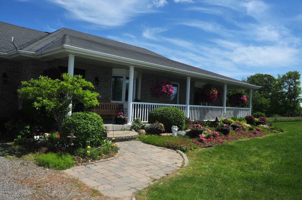 Golden Pathways Retreat and B&B